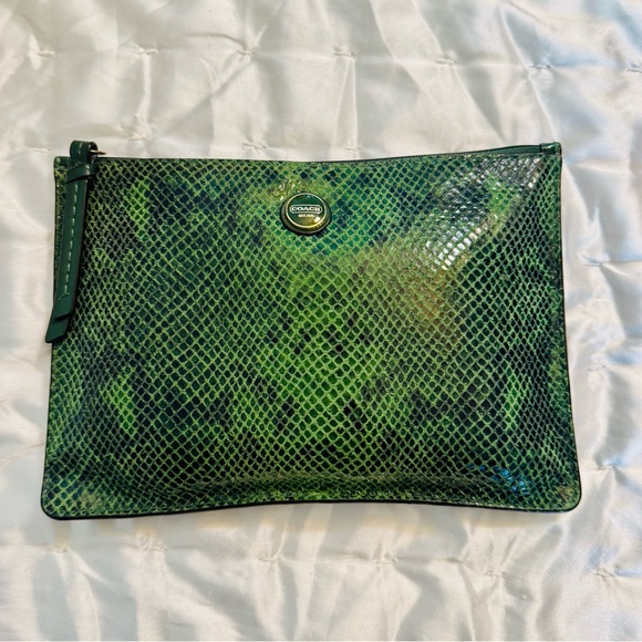Coach Emerald Green Snakeskin Wristlet - Picture 3 of 10